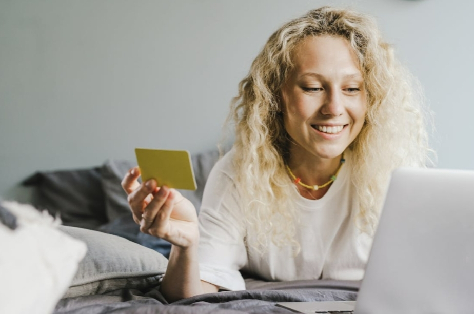 What Should You Look for in an International Debit Card?